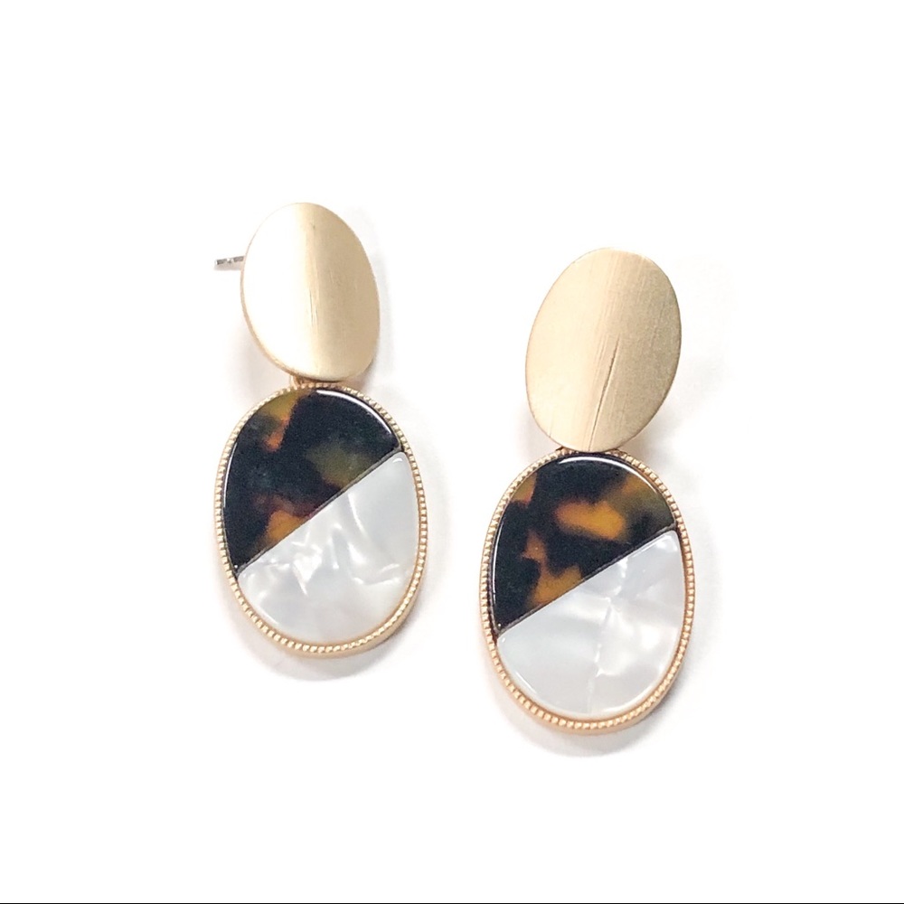 HOT TREND🔥Leopard Print Acrylic Drop Earrings